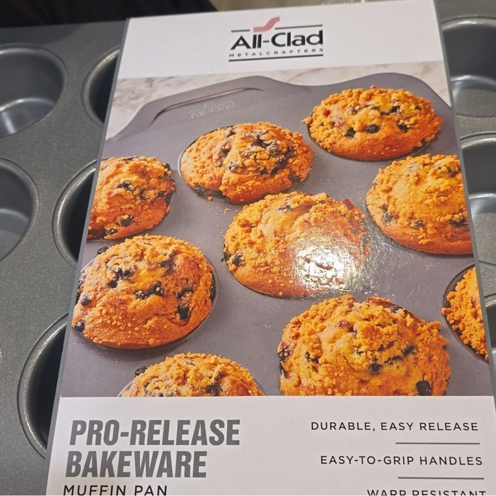 All-Clad Pro Release Bakeware Muffin Pan NWT